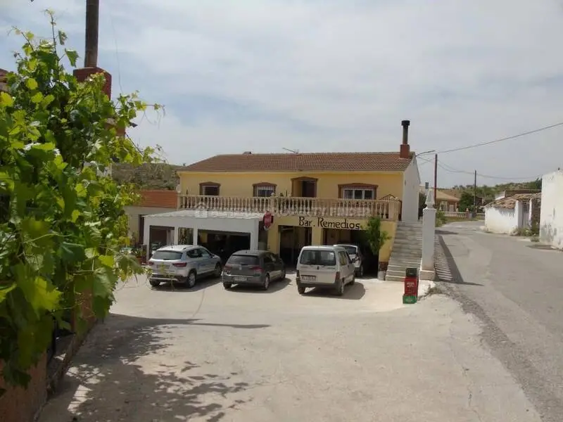 Bar Restaurante con Alojamiento en Los Cerricos
