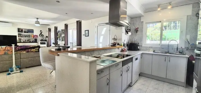 Villa en Venta Alfaz del Pi 3 Dormitorios Piscina Privada