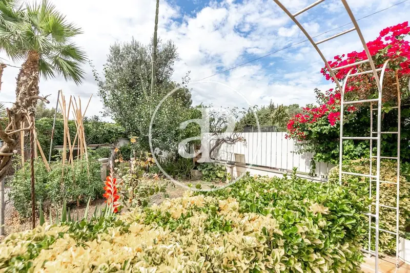 Casa Adosada con Jardin en Esplugues de Llobregat Cerca Colegios Internacionales