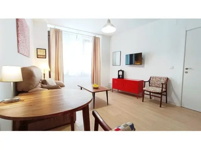 Apartamento en Casco Antiguo de Badajoz: Amueblado y con Patio