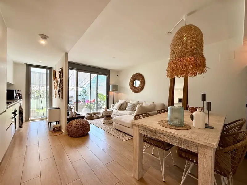 Apartamento en venta con piscina en Denia cerca del Club Nautico