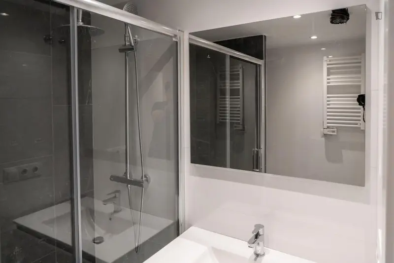 Habitacion Doble en Piso Compartido en Eixample Izquierdo Barcelona