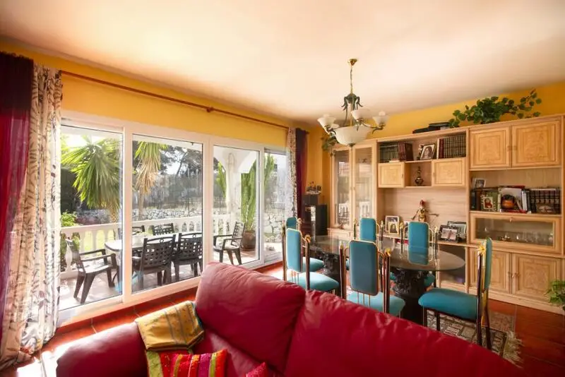 Villa en venta en Marbella con vistas al golf