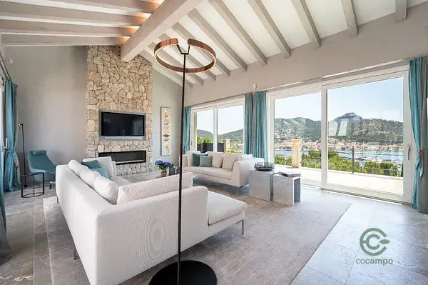 Villa de Lujo en Port d'Andratx con Vistas al Mar