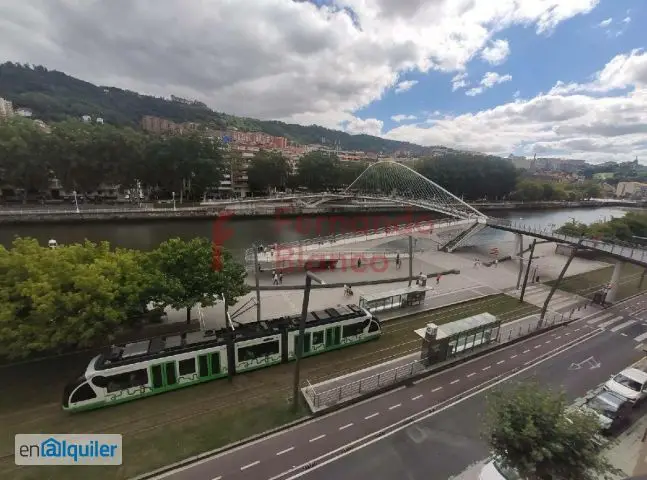 Vivienda en Uribitarte Bilbao con Vistas a la Ria
