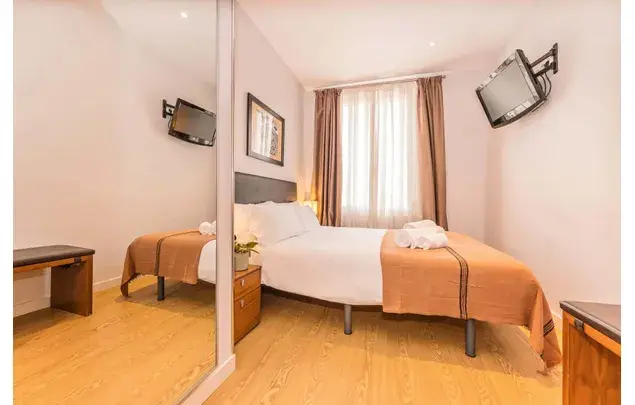 Apartamento 5 Dormitorios 65m2 Barcelona Estancia Media Larga