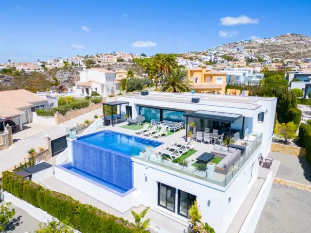 Casa Villa 4 Dormitorios Alquiler Moraira España