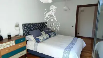 Chalet en venta en Avenida de León, cerca de Calle Girasoles