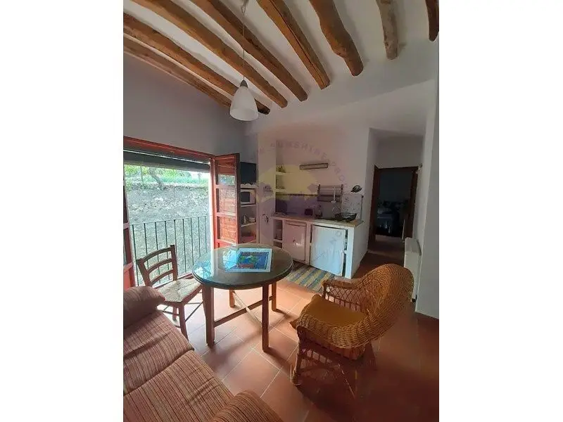 Casa Rural con 4 Apartamentos en Yegen
