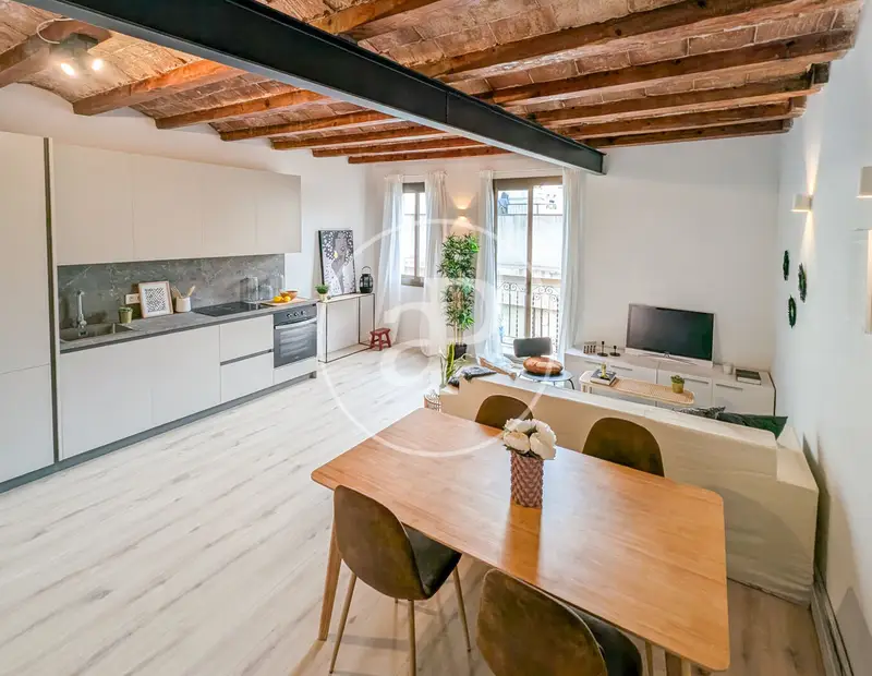 Piso en venta en Sants - 2 dormitorios - Reformado