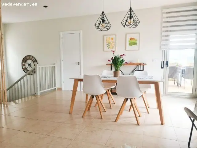 Casa en Costa Cunit con Piscina Privada y Vistas a la Montana
