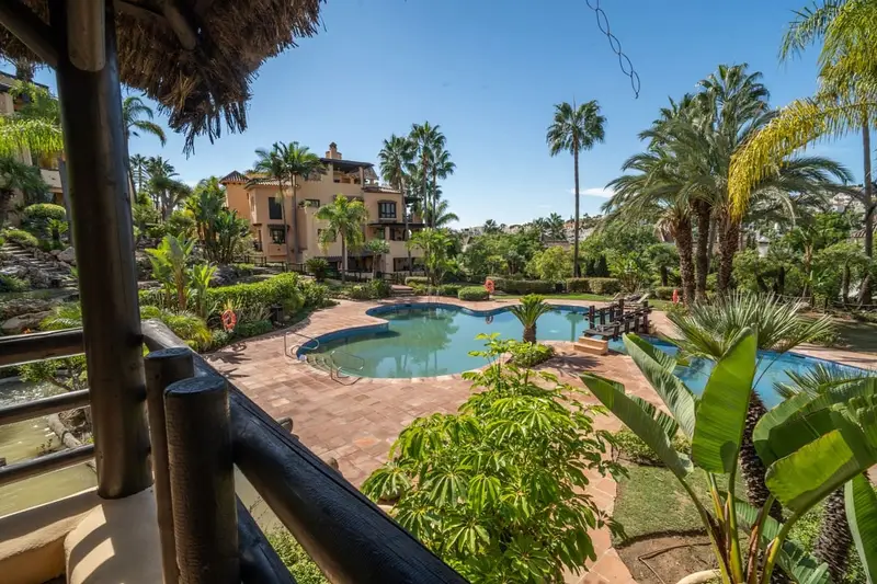 Apartamento en venta en El Campanario Estepona