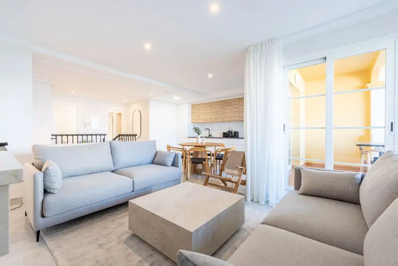 Piso de 3 Dormitorios alquiler Nueva Andalucia, España