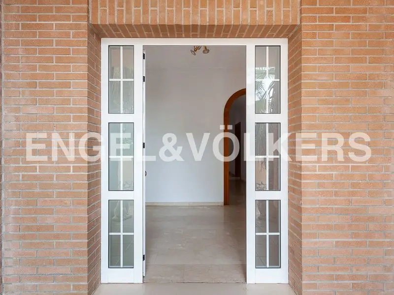Chalet en venta en Paterna, Valencia