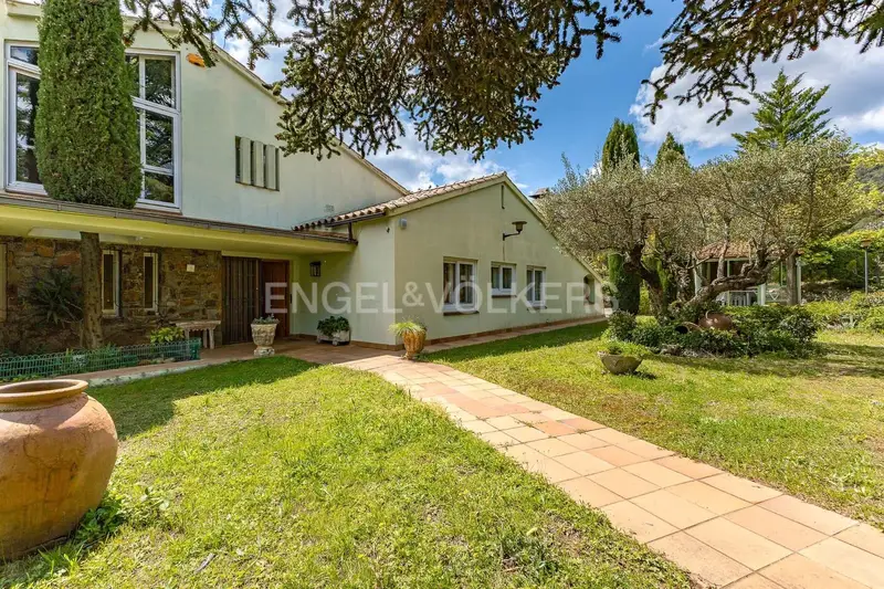 Chalet en Venta Matadepera Barcelona Piscina 5 Banos 430m2
