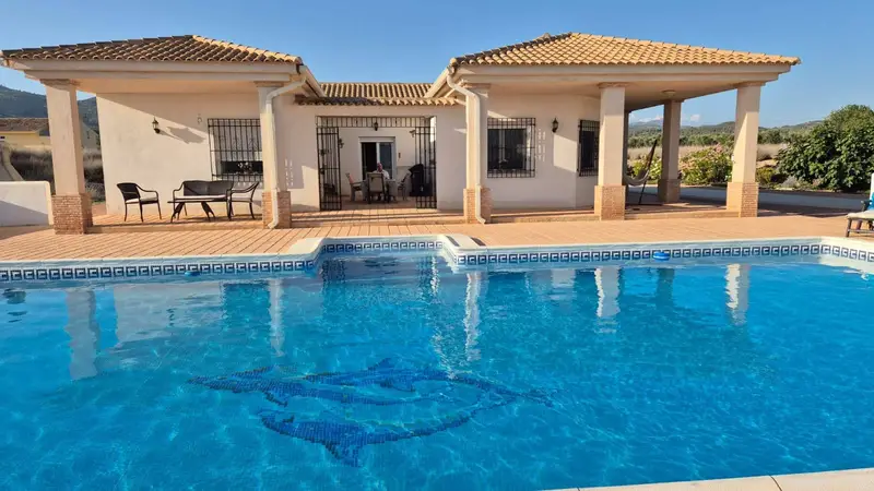 Chalet en Venta Sax Alicante con Piscina Privada