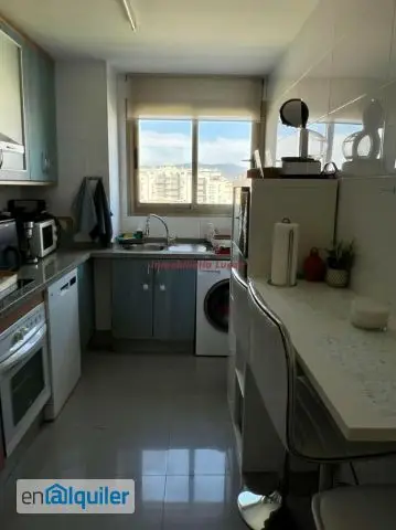Alquiler de Piso 3 dormitorios, 2 baños, 1 garajes, Seminuevo, en Málaga, Malaga