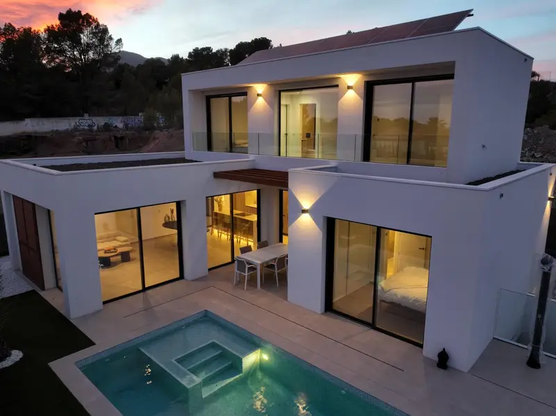 Villas de Lujo en Alfaz del Pi con Piscina y Jardin