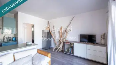 Casa en venta en Santa Margarita Roses con amarre y garaje