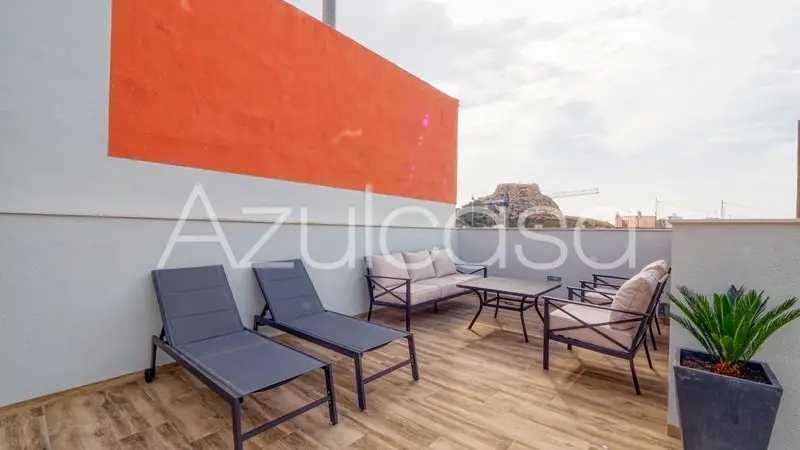 Atico en Venta 3 Dormitorios 2 Baños Solarium 82m2 Centro Alicante