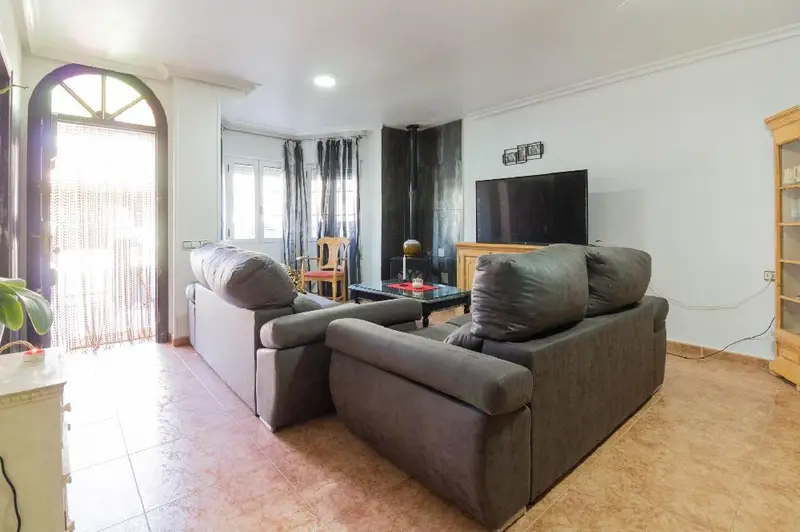Chalet en Dolores con calefacción y garaje