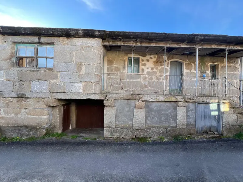 Casa en Cumial San Cibrao das Viñas para reformar