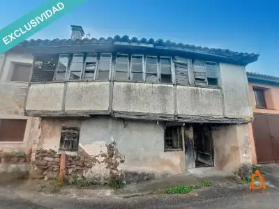 Casa Rustica con Vistas Panoramicas a Reformar Cerca de Villaviciosa