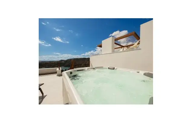 Apartamento en Marbella 3 Dormitorios 250m2 Vistas al Mar Jacuzzi