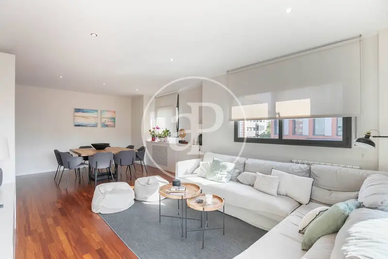 Apartamento en Alquiler Poblenou 5 Dormitorios 3 Banos Terraza Parking