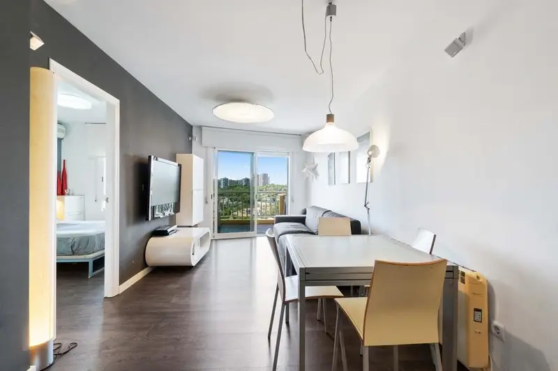 Apartamento en Campoamor con Vistas al Mar y Piscina