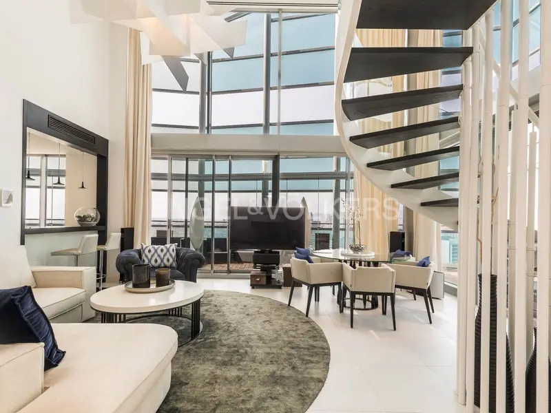 Atico Duplex en Diagonal Mar con Piscina Privada y Vistas al Mar