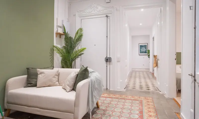 Habitaci
ón en piso reformado cerca de Las Ramblas