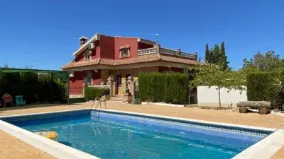 Chalet en Huertañalda 423m2 con Piscina y Garaje
