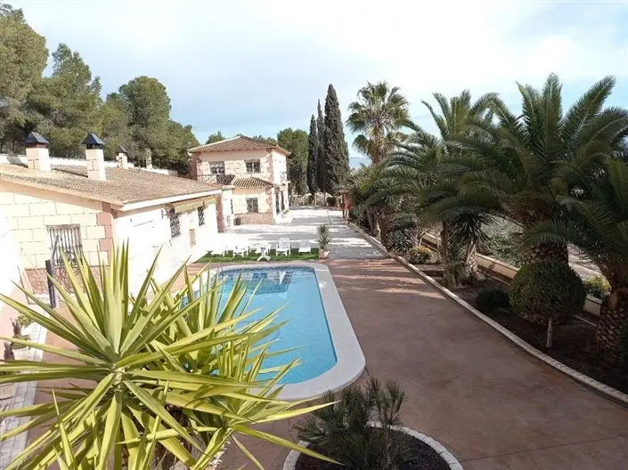 Villa 5 Dormitorios en Venta Alicante