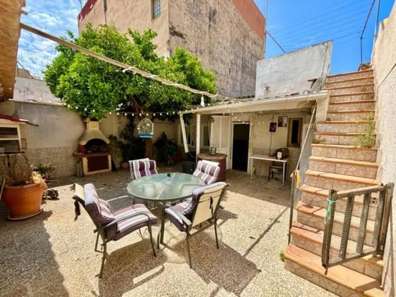 Chalet en Palma de Mallorca con Pozo de Agua y Posibilidad de Ampliacion