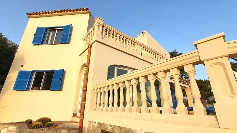 Chalet en Cala Pi Mallorca con Vistas al Mar y Piscina