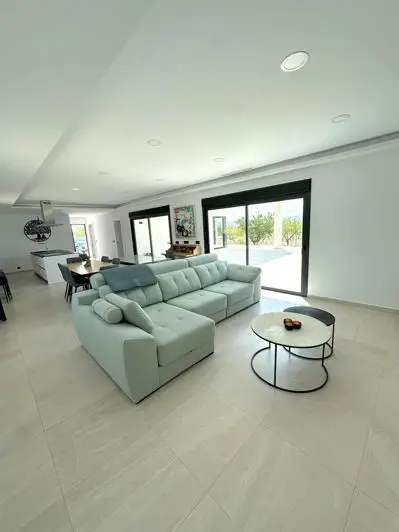 Villa 3 Dormitorios Pinoso Piscina Privada
