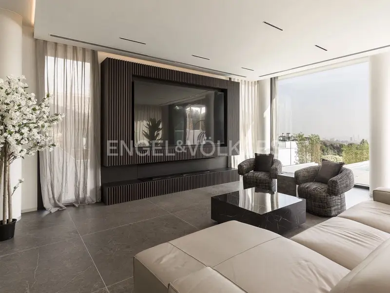 Chalet de Lujo en Sarria con Piscina y Vistas Panorámicas