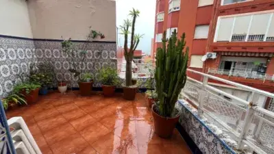 Piso en venta en el centro de Algeciras con terraza