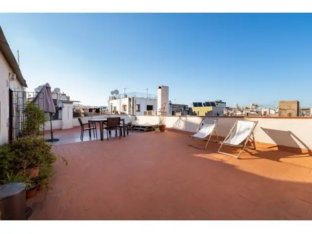 Atico Centrico Amueblado con Terraza Privada