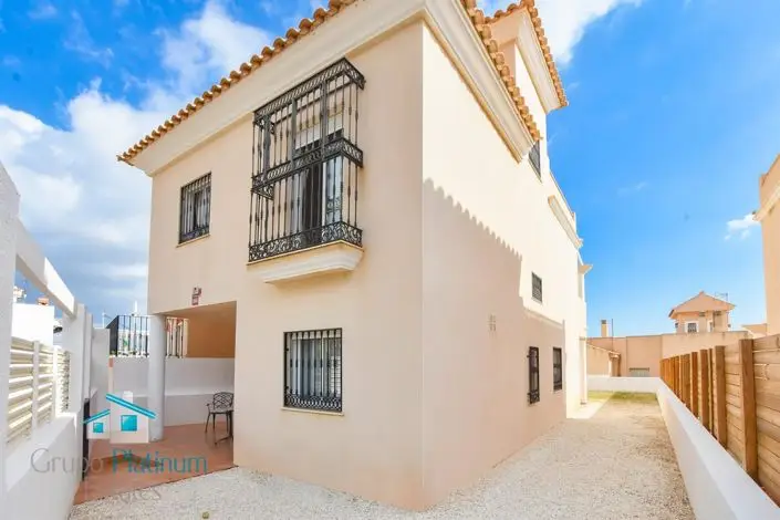 Villa en Venta Pilar de Jaravia 3 Dormitorios Cerca de la Playa