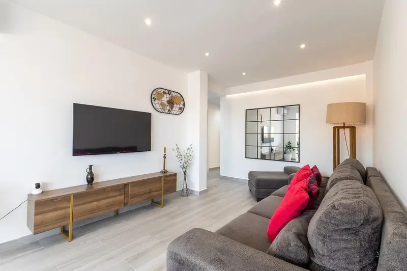 Atico Duplex Moderno en Benidorm con Terraza