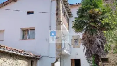Casa adosada en Guriezo 483m2 8 habitaciones Jardin