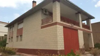 Chalet en venta en El Frasno