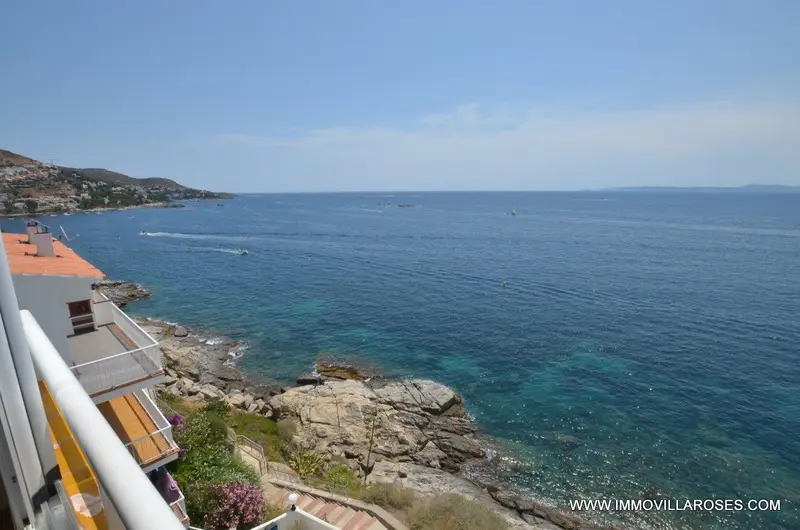Apartamento en venta Roses Costa Brava con piscina y vistas al mar