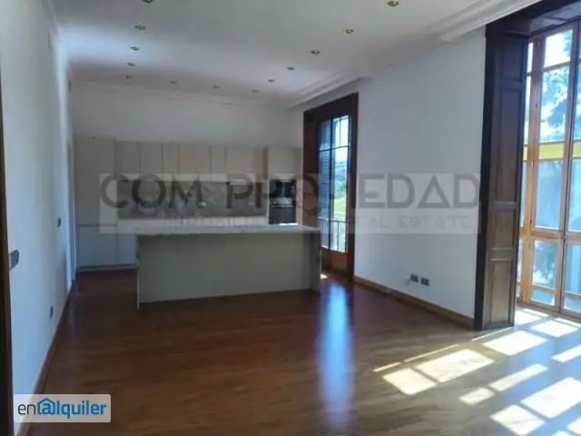 Gran Piso 131 52m2 2 habitaciones Plaza Espa
														
														
a
