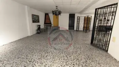 Espectacular Piso de 500m² en Xàtiva: Ideal para Familias Grandes o Inversión