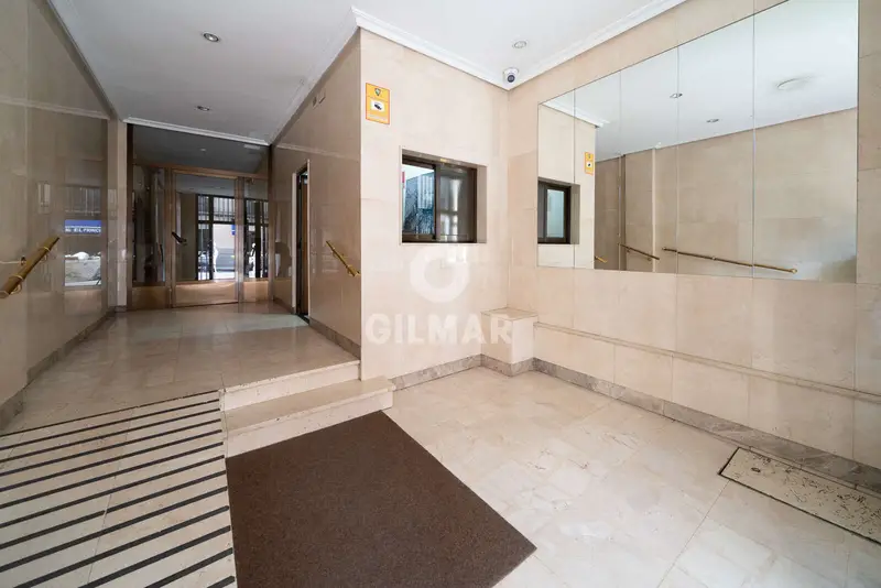 Atico en Palacio Madrid 2 dormitorios terraza 116m2