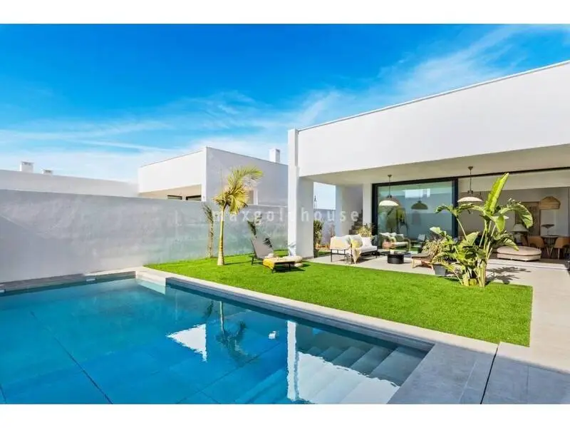 Villa en Venta Mar de Cristal 3 Dormitorios Piscina Privada