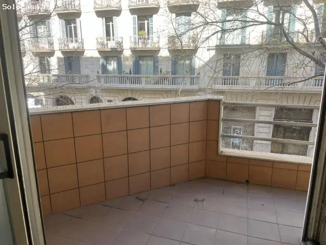 Piso en Venta en Eixample Barcelona a Reformar